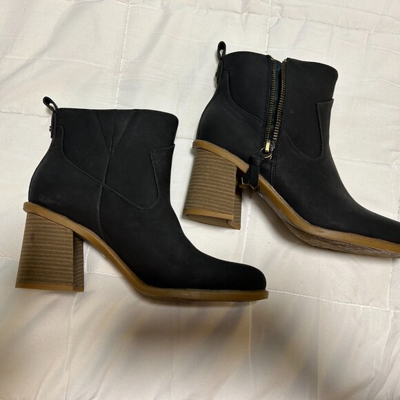 Dr. Scholl's Black Ankle Boots with Tan Heel - Picture 3 of 6